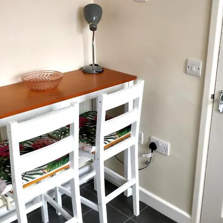 Avalon Retreat Self Catering Vegetarian Accommodation In The Heart Of Glastonbury Exterior photo