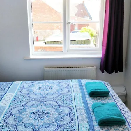 Avalon Retreat Self Catering Vegetarian Accommodation In The Heart Of Glastonbury Exterior photo