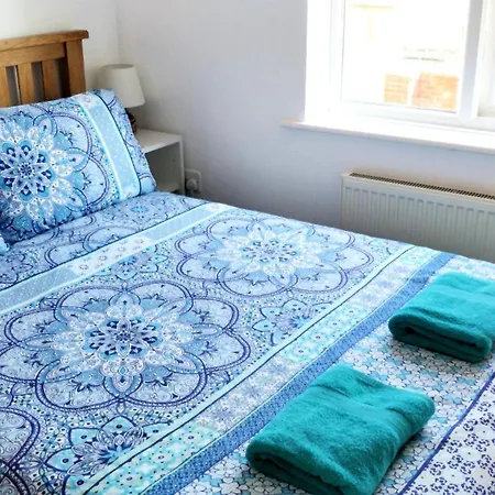 Avalon Retreat Self Catering Vegetarian Accommodation In The Heart Of Glastonbury Exterior photo