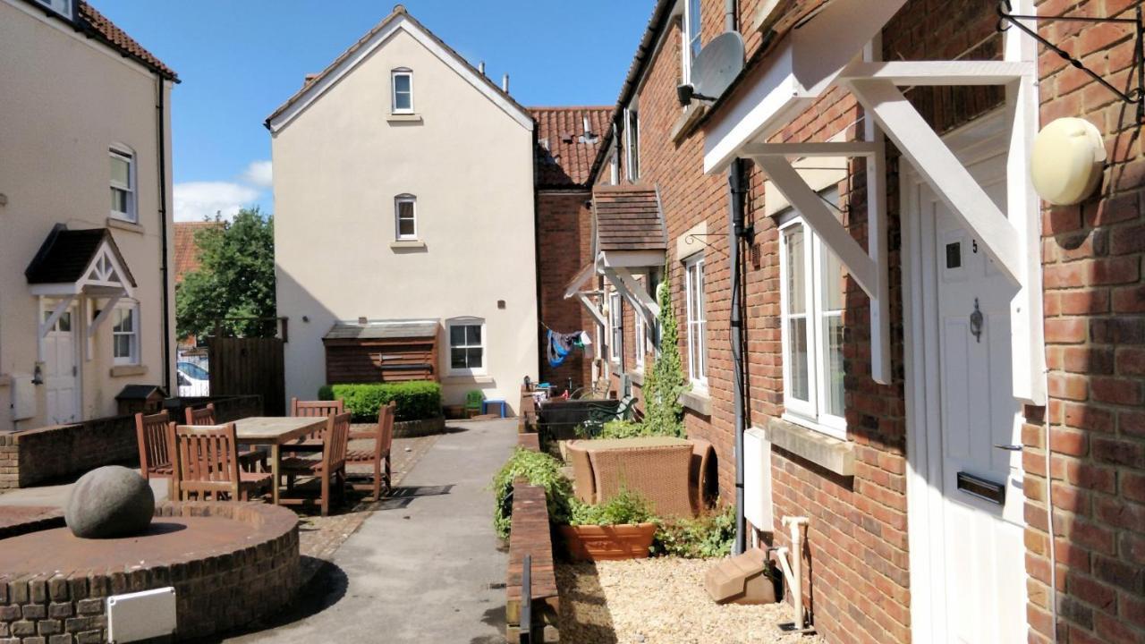 Avalon Retreat Self Catering Vegetarian In The Heart Of Glastonbury